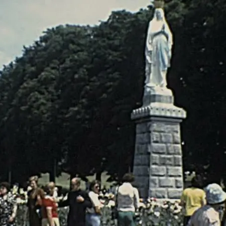 بيت شباب Lindo Carillon
